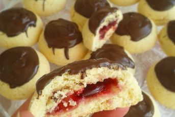 Çikolatalı Vişneli Kurabiye