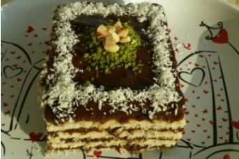 Büsküvili Yaş Pasta Tarifi