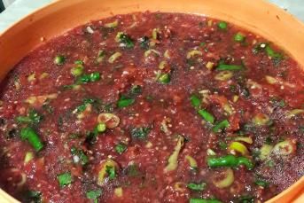 Acılı Domates Sos (Pişmemiş)