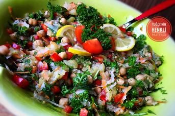 Leziz Nohutlu Gün Salatası