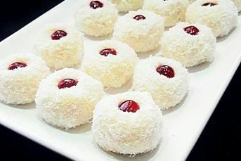 Soslu İrmik Topları