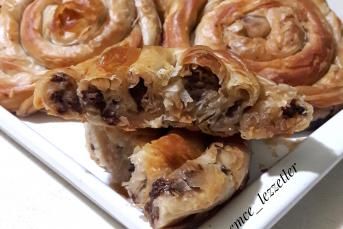 Porsiyonluk El Açması Kıymalı Börek