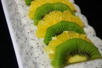 Mavi Haşhaşlı İrmik Tatlısı