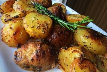 Özel Soslu Fırında Patates