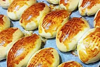 Kaşarlı Sucuklu Poğaça