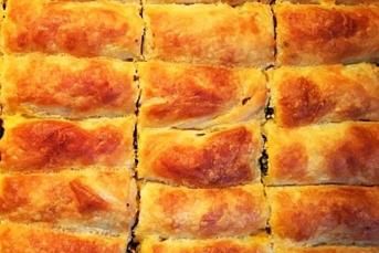 Leziz Ispanaklı Pastane Böreği