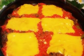 Cheddar Peynirli Soslu Biberli Köfte