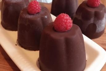 Çikolata Kaplı Çilekli Cheesecake