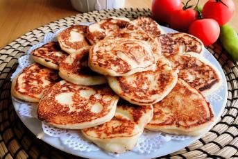 Peynirli Kaşık Dökmesi Krep Börek