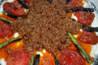Kıyma Soslu Alinazik Kebabı