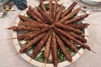 Tahinli Piyazlı Şiş Köfte