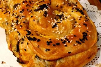 El Açması Nefis Ispanaklı Börek