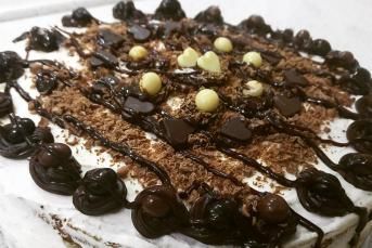 Muzlu Ve Vanilyalı Yaş Pasta