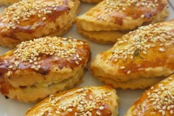 Dereotlu Peynirli Kıyır Poğaça