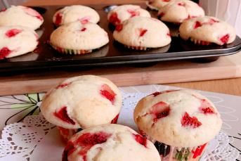 Çilekli Muffin (Çok Kabaran)