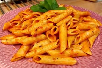 Domates Soslu Demleme Makarna