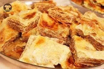 Susamlı Tatlı Börek