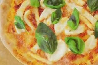 Ev Yapımı Pizza Tarifi (Mayalı Hamur)