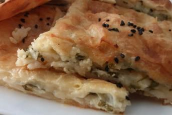 Yoğurtlu Çıtır Tepsi Böreği