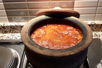 Sucuklu Kurutulmuş Domatesli Kuru Fasulye