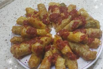 Salçalı Etli Lahana Sarması