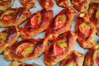 Karnıyarık Poğaça Tarifi