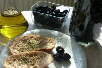 Evde Siyah Zeytin Yapımı