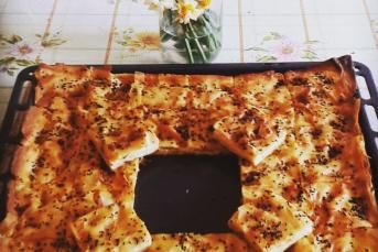 Tek Hamurda Hem Peynirli Hem Kıymalı El Açması Su Böreği