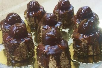 Porsiyonluk Çokomelli Yaş Pasta