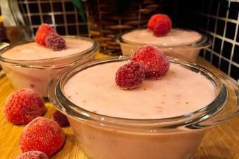 Çilekli İrmik Tatlısı