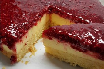 Ekşi Kremalı Ahududu Pasta (Himbeer-schmand Kuchen)