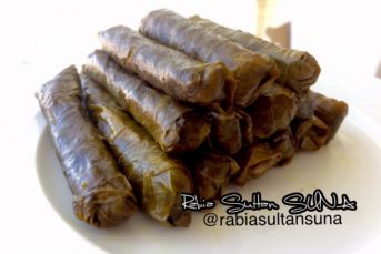 Zeytinyağlı Tavuk Etli Yaprak Sarması