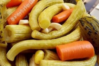 Acur, Kelek, Havuç Ve Cin Biberi Turşusu