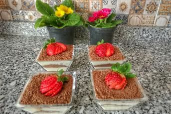 Çilekli Magnolia Yapımı