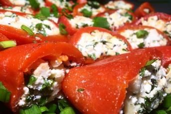 Peynirli Közlenmiş Kırmızı Biber Dolması