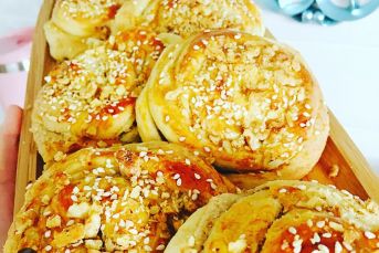 Tahinli Rulo Çörek