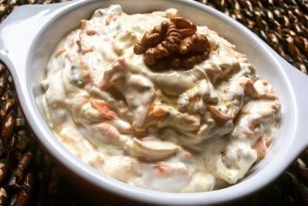 Tahinli Cevizli Havuç Salatası