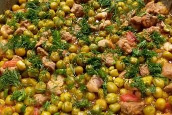 Kuzu Etli Bezelye Yemeği