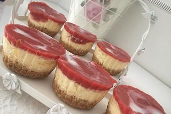 Porsiyonluk Çilekli Cheseecake