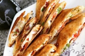 Sebzeli Sucuklu Börek