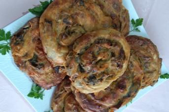 El Açması Ispanaklı Börek