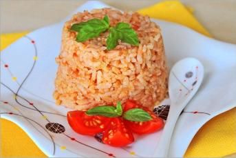 Domatesli Pilav Tarifi