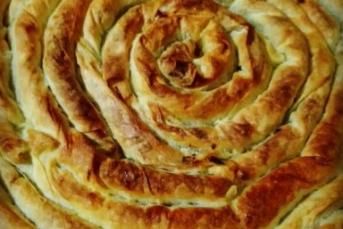 Kıymalı Pırasalı Börek