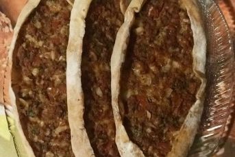 Ev Yapımı Kıymalı Pide Tarifi