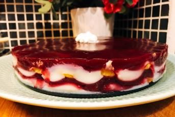 Yaban Mersinli Kedi Dilli Pasta