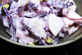 Elmalı Kırmızı Lahana Salatası