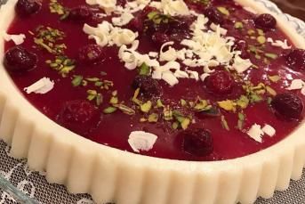 Vişne Soslu İrmikli Muhallebi