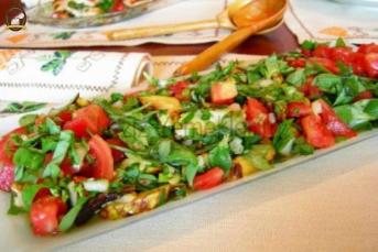 Tarhun Soslu Salata