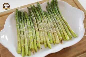 Fırında Peynirli Kuşkonmaz