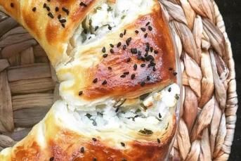 Kat Kat Peynirli Börek